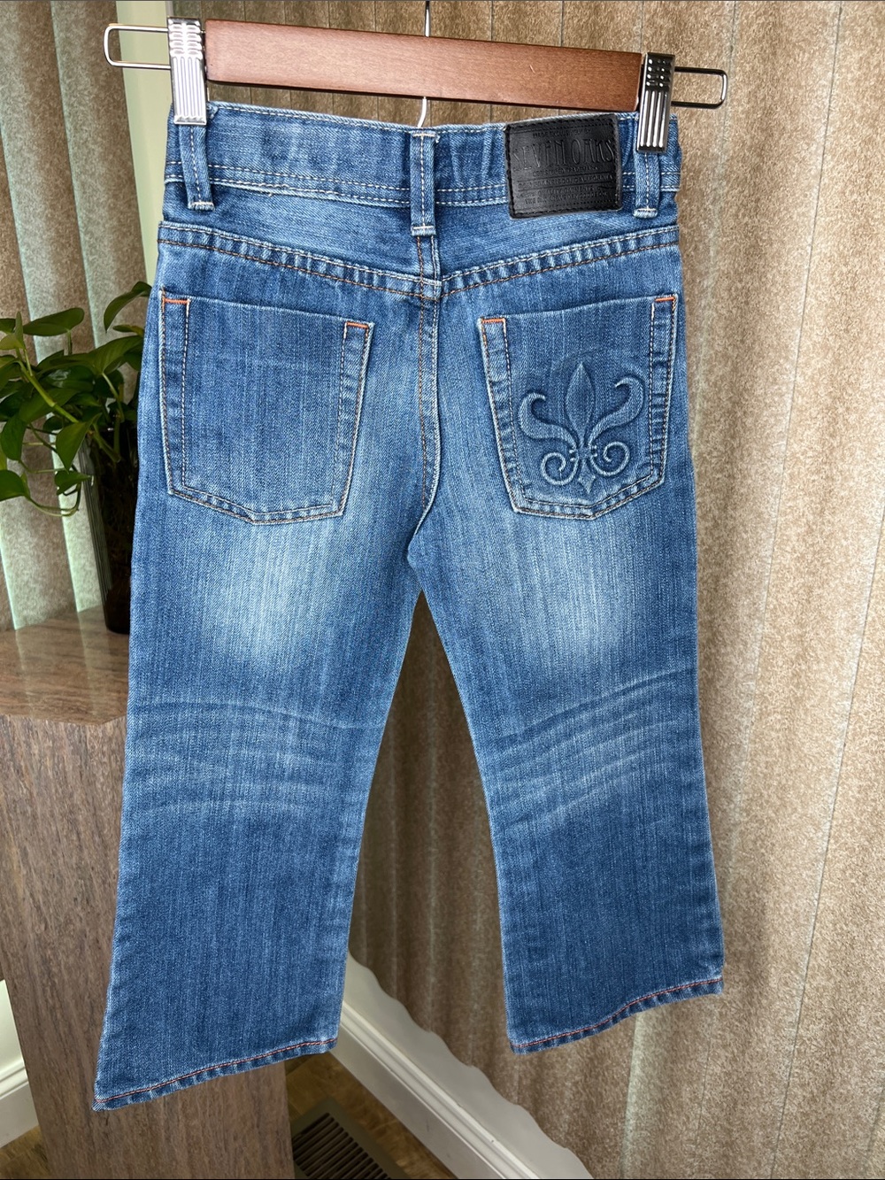 Seven Oaks Girls T5 Jeans Blue Bootcut with Embroidered Back Pocket Fleur-de-lis